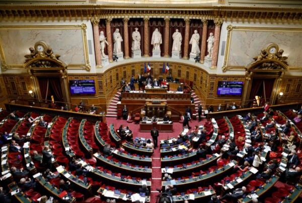 Le Sénat vote pour que votre livret A finance la guerre